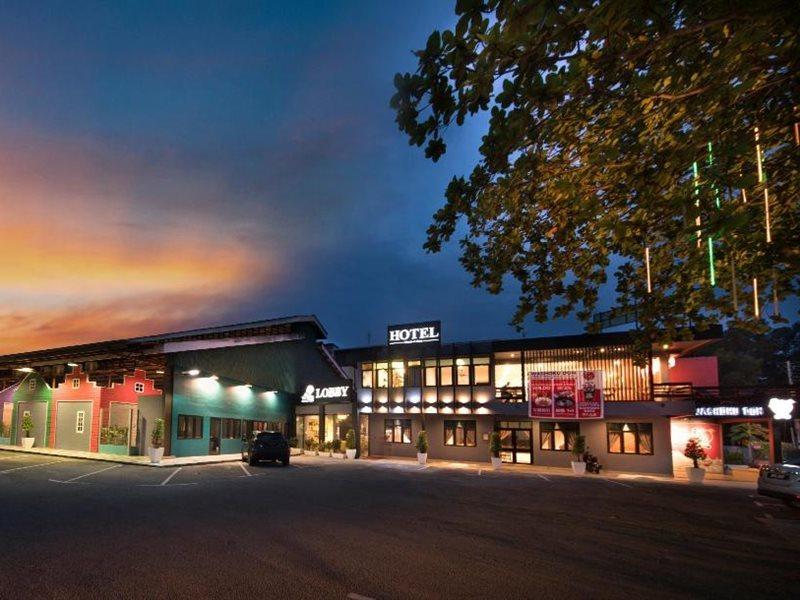 The Wood Boutique Hotel Muar Exteriör bild
