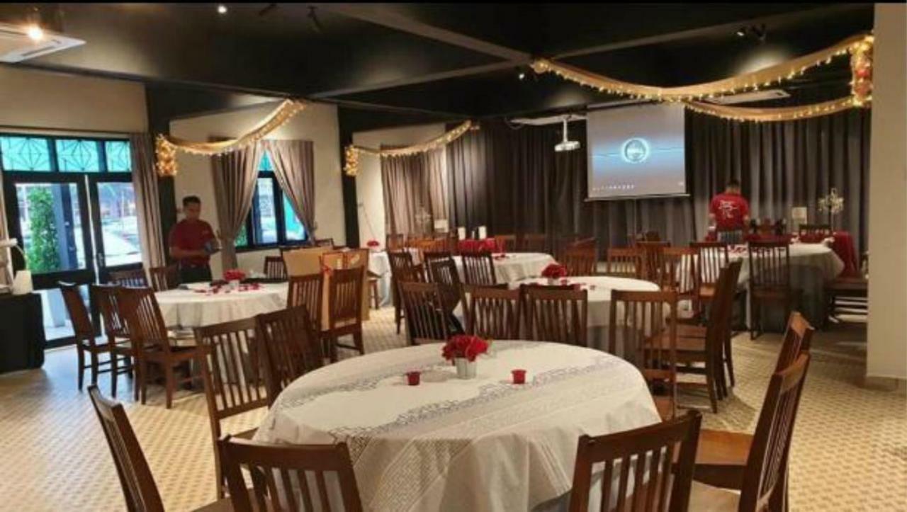 The Wood Boutique Hotel Muar Exteriör bild