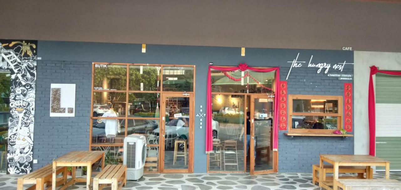 The Wood Boutique Hotel Muar Exteriör bild